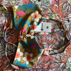 Fused Hawaii Medium Kohanaiki Bikini Top in Hawaii My Home print (blue)